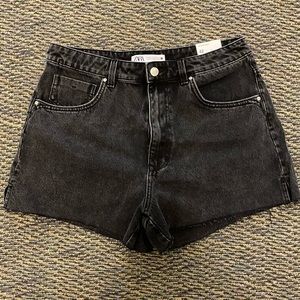 Zara high rise denim short in black, size 10